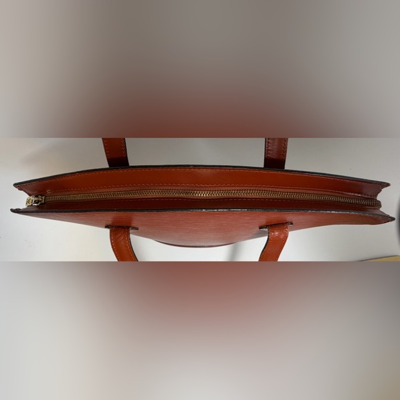 Louis Vuitton Saint Jacques PM Kenyan Fawn Epi Leather Tote - Picture 10 of 14